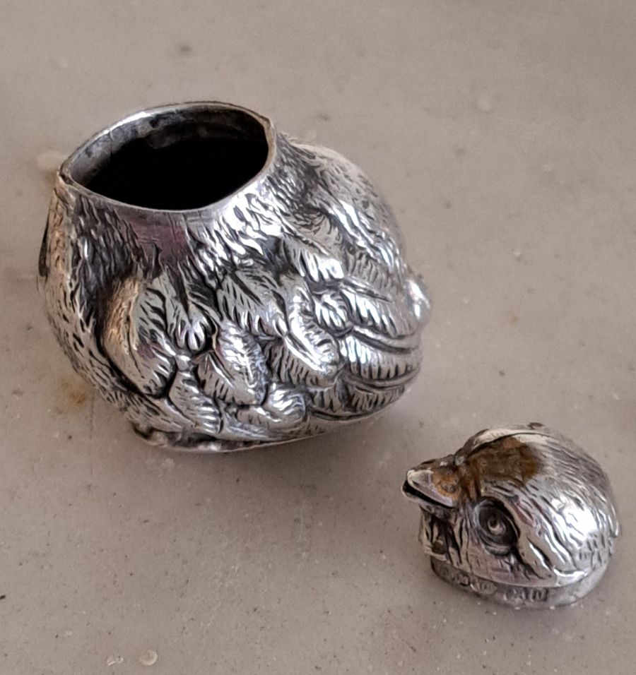pair of Sampson Mordan silver salt and pepper modelled as chicks RD461360