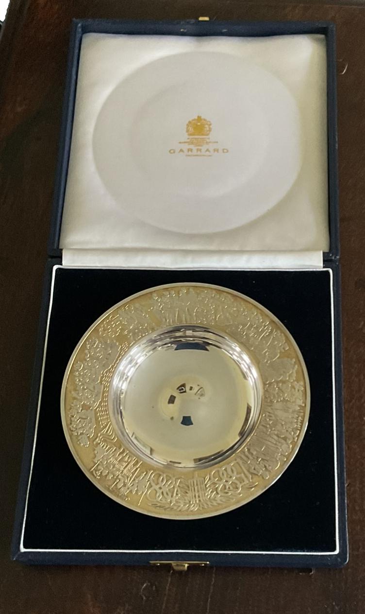 Garrards silver/ silver gilt armada dish commemorating the spanish armada 400 yr anniversary