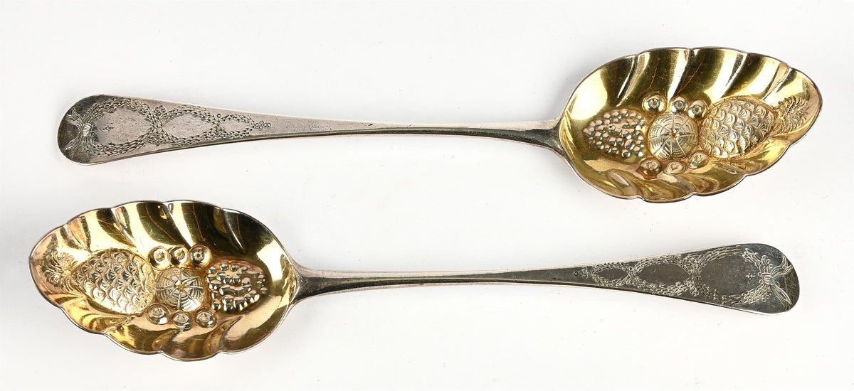 pair of George III berry  spoons peter & Anne Bateman