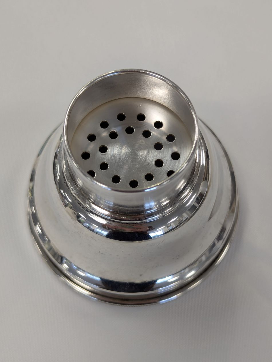 silver plated Cocktail shaker e.p.n.s/Regis plate n1563