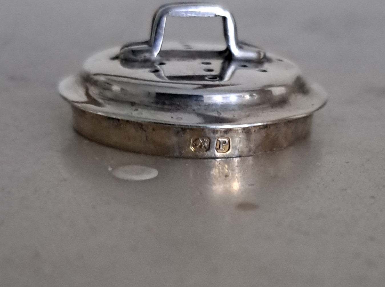 Victorian silver novelty pepper, modelled  as a saucepan